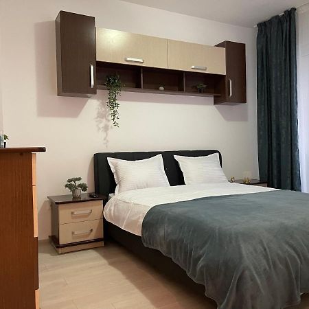 Ferienwohnung Apartament Centru Palas Mall Iasi Exterior foto