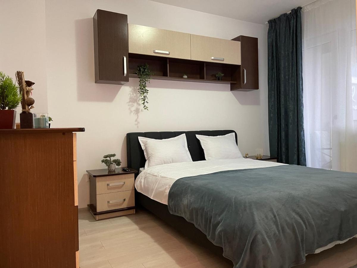 Ferienwohnung Apartament Centru Palas Mall Iasi Exterior foto